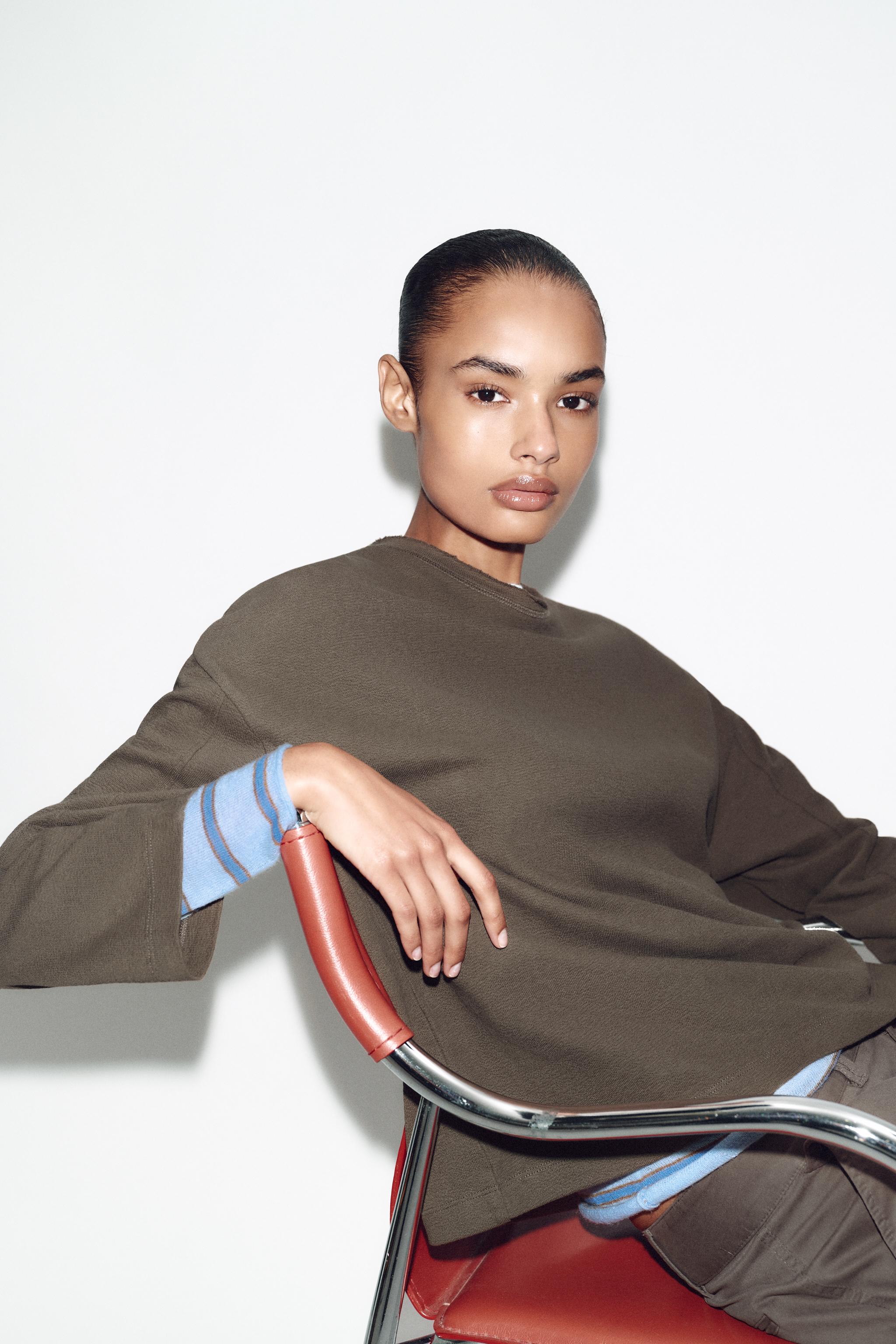 TEXTURED LONG SLEEVE T-SHIRT